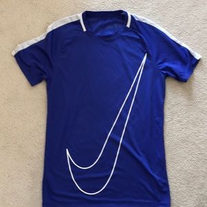 Men’s Nike dry fit tee
